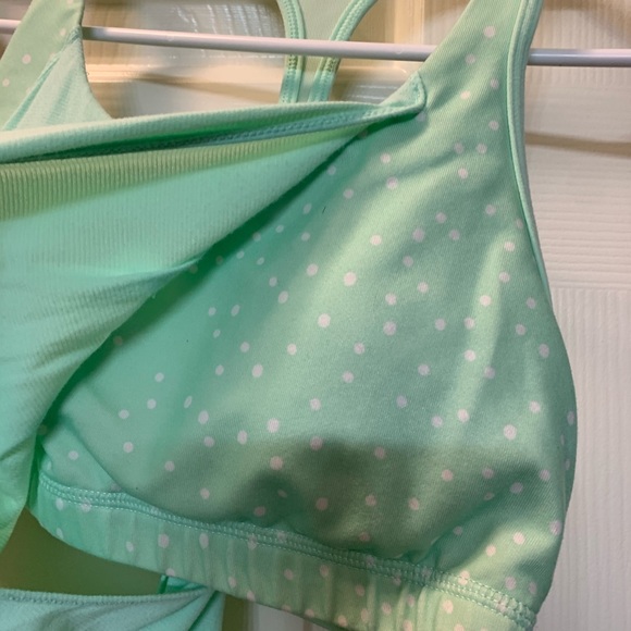 lululemon workout Shirt size 4. small size . - Picture 4 of 5